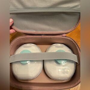 Willow Pump and Storage Case in Mauve with Mint Accents